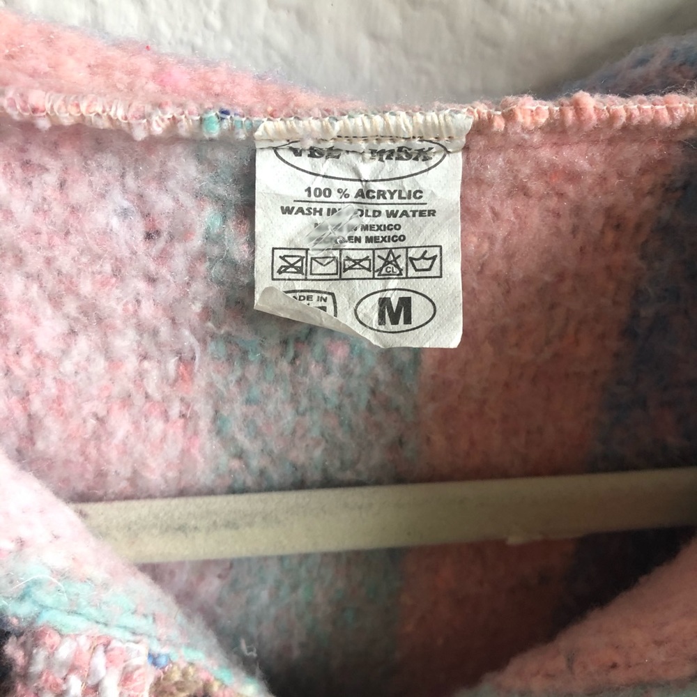 Pastel colored Baja hoodie size medium - Picture 4 of 6